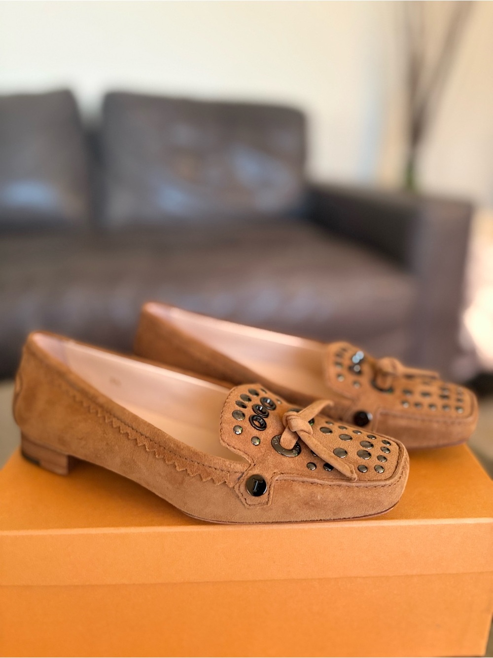 TOD’S Kate Studded Suede Driving Loafers Camel Tan Size 5.5 New in Box Y2K